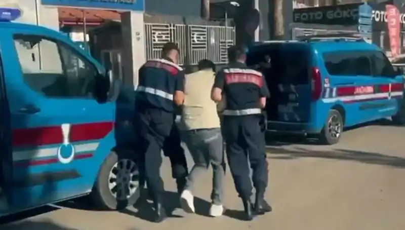 10 İl Genelinde Suç Çetelerine Dev Operasyon: 74 Gözaltı!