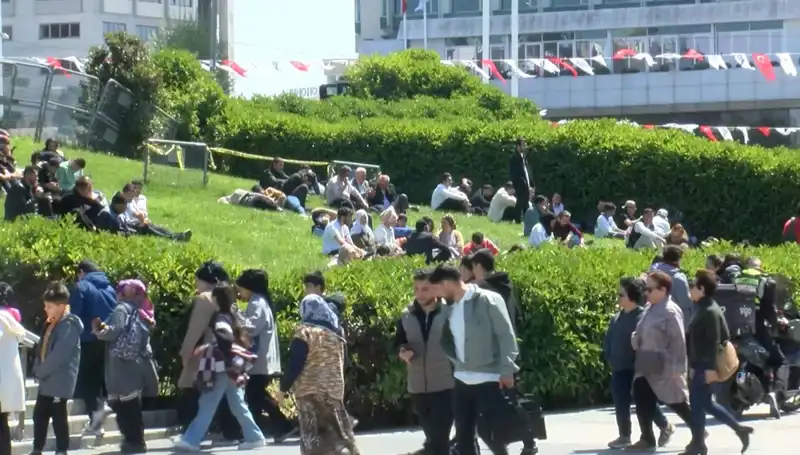 Taksim'de Deprem Yoğunluğu: Şehirde Neler Oluyor?