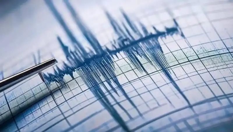Antalya'da Beklenmedik Deprem: 3,8 Büyüklüğünde Sarsıntı Yaşandı