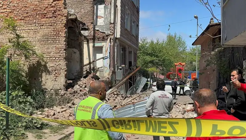 Deprem Anında Fatih'te Çöken Bina: Neler Yaşandı ve Sonrası