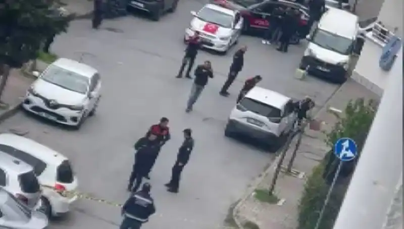 Sokakta Bir Anlık Korku: Kurşun Yağmuruna Tutan Saldırı!