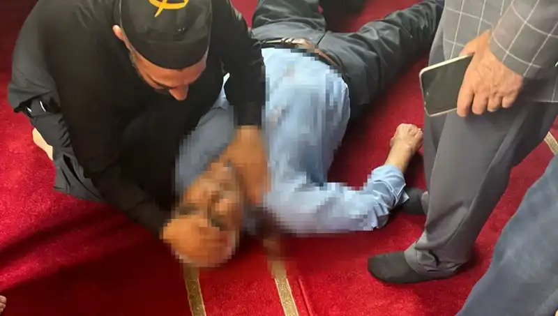 Camide Düşünceleriyle Değil Bıçağıyla Dikkat Çeken Saldırı
