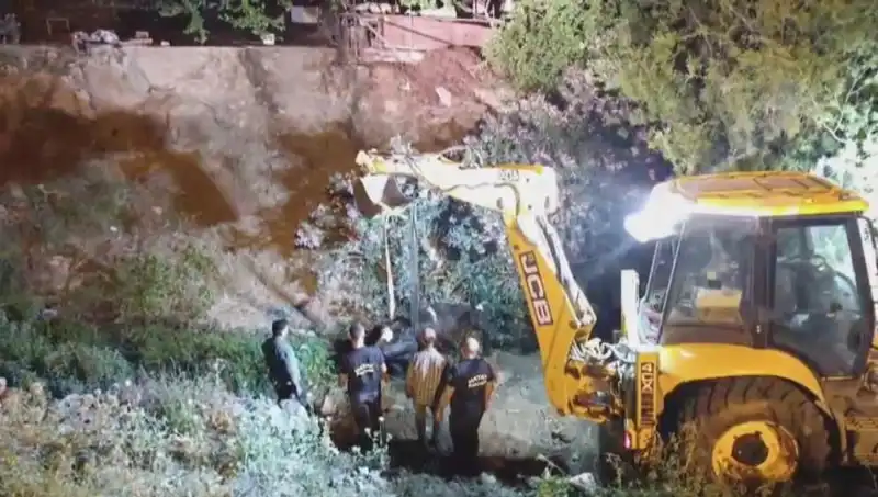 Hatay’da İneğe Kurtarma Operasyonu: Hayvanseverlerin Mücadelesi