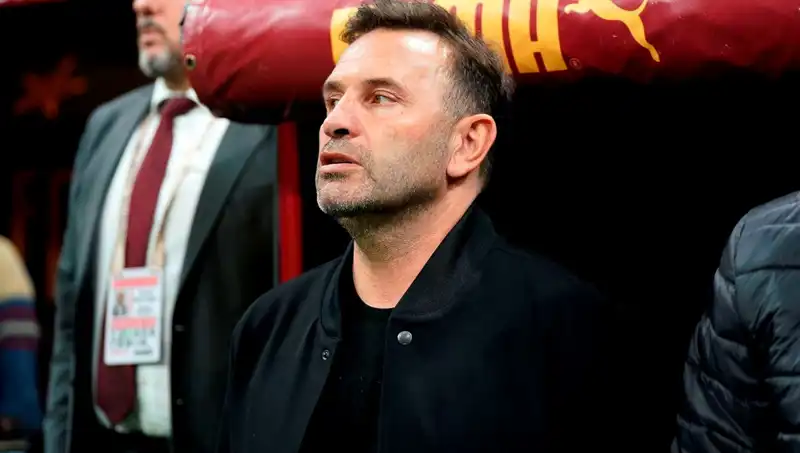 Galatasaray'da Okan Buruk, Kadroda Tek Değişiklikle Sahaya Çıkıyor