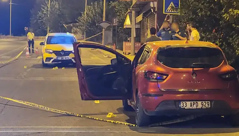Şok Gelişme: Otomobillerden İnen Grupla Alevlenen Silahlı Çatışma