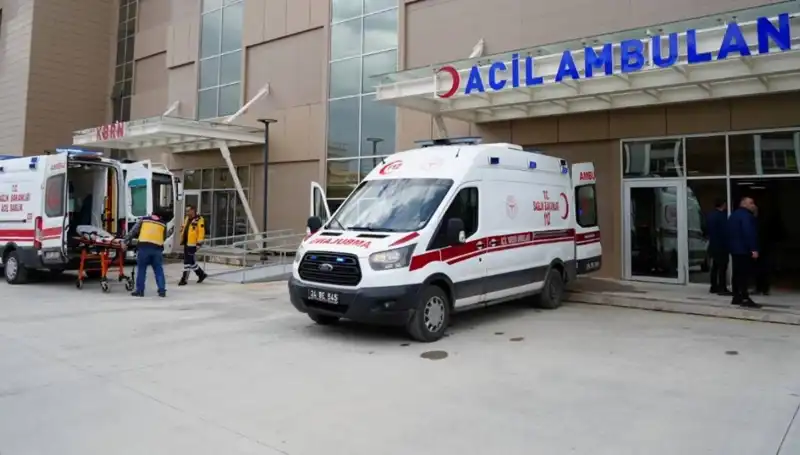 Erzincan'da Korkunç Trafik Kazası: Bir Hayat Kaybı, Üç Yaralı