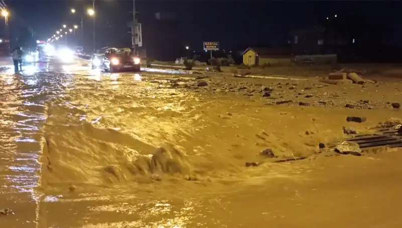 Sel Felaketi: Konya ve Ankara’da Hayat Durma Noktasına Geldi