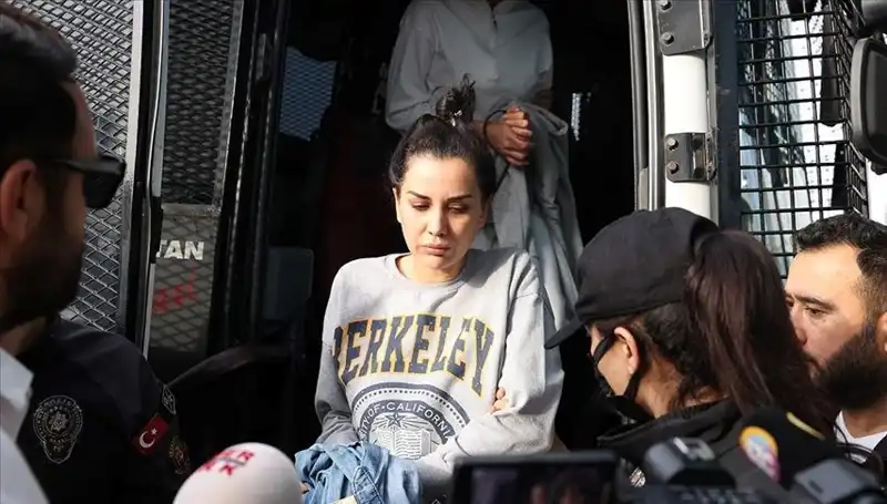 Dilan Polat'ın Instagram Hesabı Kapatıldı mı? Gizemli Gelişmenin Ardındaki Sebepler Neler?