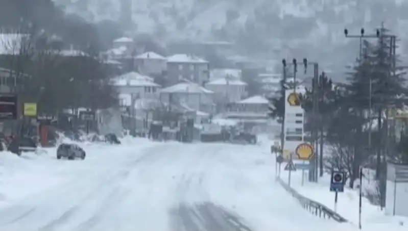 Sertavul Geçidi'nde Kar ve Tipi Ulaşıma Engel Oluyor