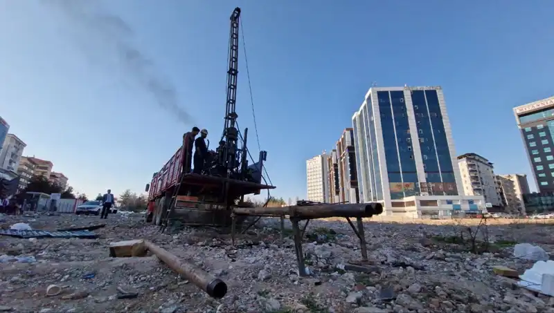 89 Kişinin Gizemi: Galeria Sitesi'nde İlk Kazma Vuruldu