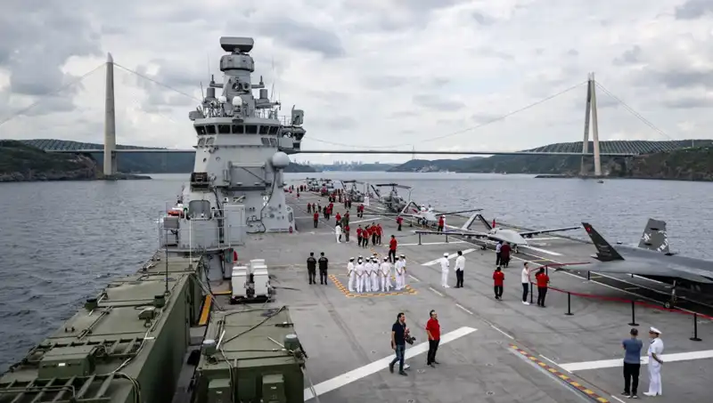 TCG Anadolu, Sarayburnu'ndan Ayrılarak Yeni Bir Yolculuğa Çıkıyor
