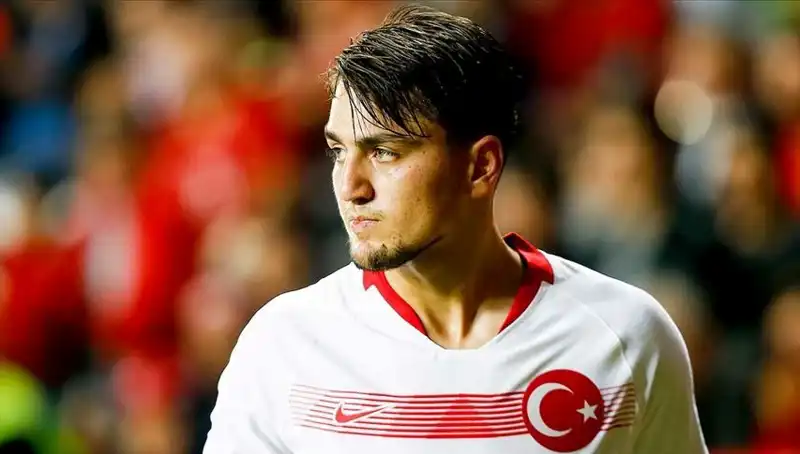 Beşiktaş, Milli Futbolcuyla Anlaşma Sürecini Hızlandırdı: Yanıt Geldi!