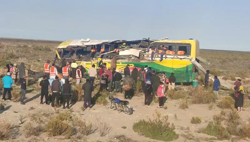 Bolivya'daki Korkunç Otobüs Kazasında Hayatını Kaybedenlerin Sayısı 37'ye Yükseldi