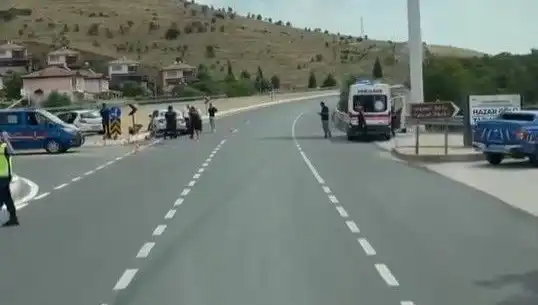 Elazığ’da İki Otomobil Çarpıştı: Yaralılar ve Kaza Anının Gözlemleri
