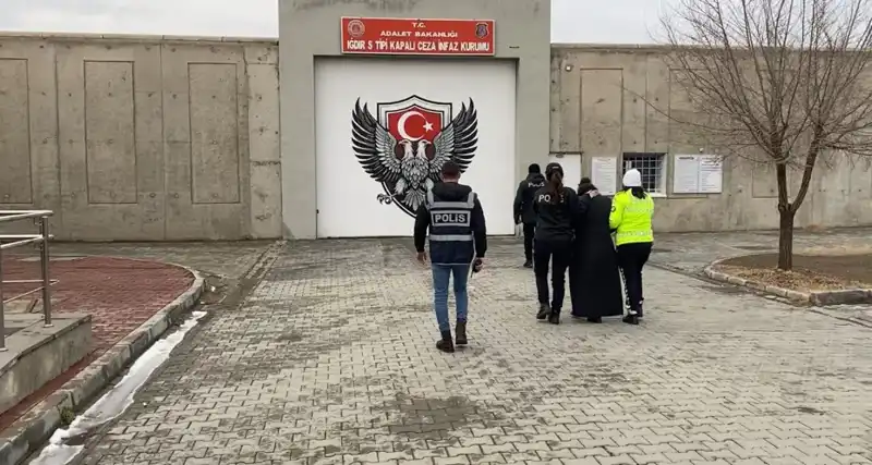 43 Yıl Hapis Cezası Olan Yabancı Şüpheli Türkiye'de Yakalandı