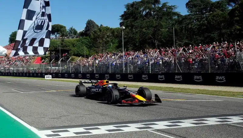 Formula 1'de Monako: Lüks ve Hızın Buluştuğu Efsanevi Pist