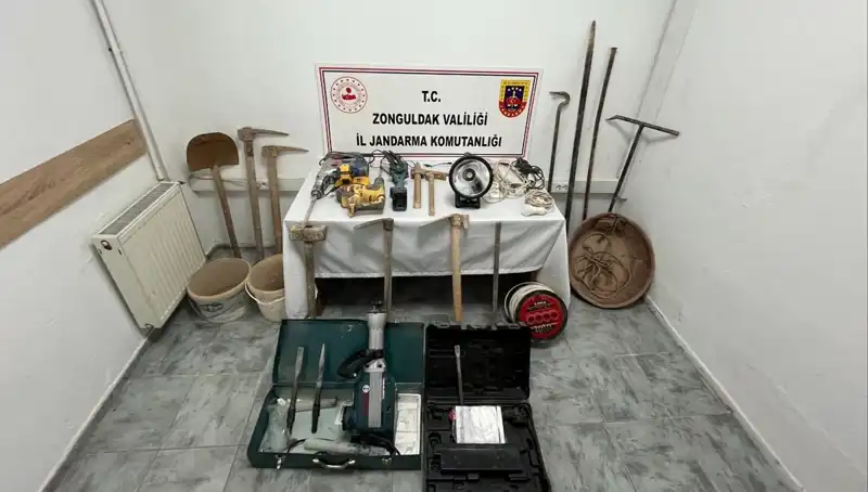 Çaycuma'da Kaçak Kazı Yapan 5 Kişi Yakalandı: Antik Hazine Peşinde Mİ?