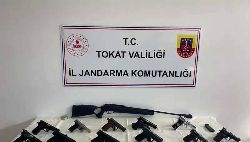Tokat’ta Kaçak Silah Operasyonu: İki Şüpheli Yakalandı, Detaylar Ortaya Çıkıyor