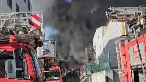 Tuzla'daki Fabrika Yangını: Kontrol Altında, Zararın Boyutu Ne?