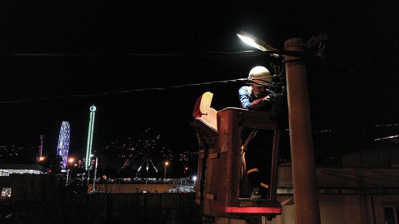 Elektrik Kesintilerine Hazırlıklı Olun! Yılbaşında da Çalışıyorlar