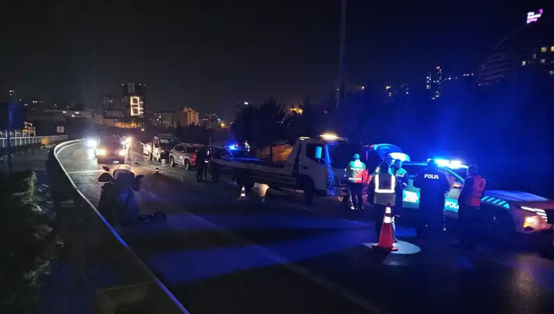 TEM Otoyolu'nda Şok Edici Kaza: Yatan Kişiyi Sürükleyen Araç İşte Burada!