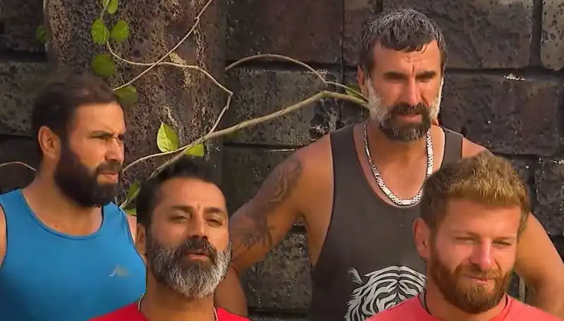 Survivor'da Sarsıcı Veda: Kader, Birleşme Konseyine Gidemeyen Yarışmacıları Seçti