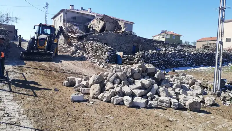 Kayseri'de Ahır Çökmesi: Canlı Hayvanlar İçin Felaket Günü