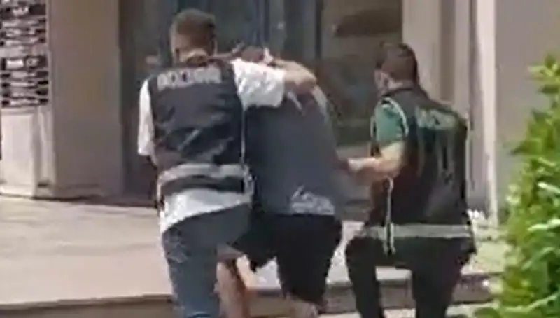 Sahte Döviz İle Alışveriş Yapan Turist Sınır Dışı Edildi: Detaylar Ortaya Çıktı
