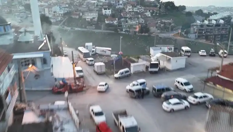 İzmir'de Son Derece Çarpıcı Bir Operasyon: 99 Gözaltı ve Sır Perdesi