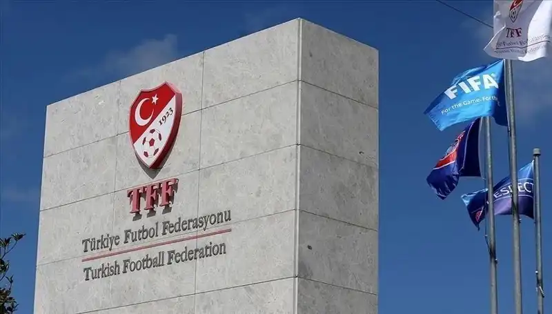 Türkiye Profesyonel Futbol Liglerinde Takım Sayısı Neden Azalıyor?