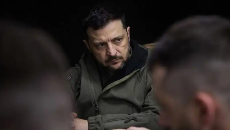 Zelenski: Rusya'nın İleri Teknoloji Savaş Stratejisi Kuzey Kore Füze Sistemleriyle Destekleniyor