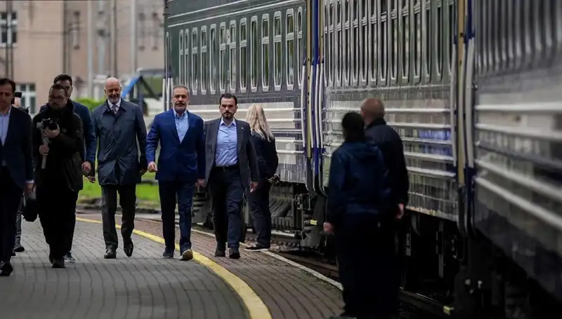 Dışişleri Bakanı Fidan'dan Ukrayna'ya Önemli Ziyaret: Bölgesel İlişkilerde Yeni Bir Dönem Mi?