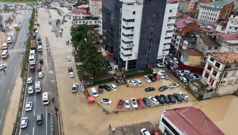 Trabzon'da Dev Sel Felaketi: Kayıp Kişinin Akıbeti Belirsiz