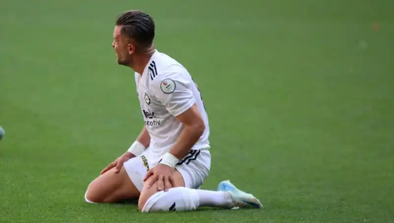 Futbol Kulüpleri, Hem İcralık Hem de Puan Silme Cezasıyla Yüz Yüze