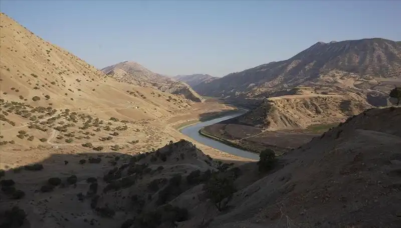 Tahran'da Su Krizi: Tüketim Yüzde 20 Azaltılmalı, Acil Önlemler Gündemde