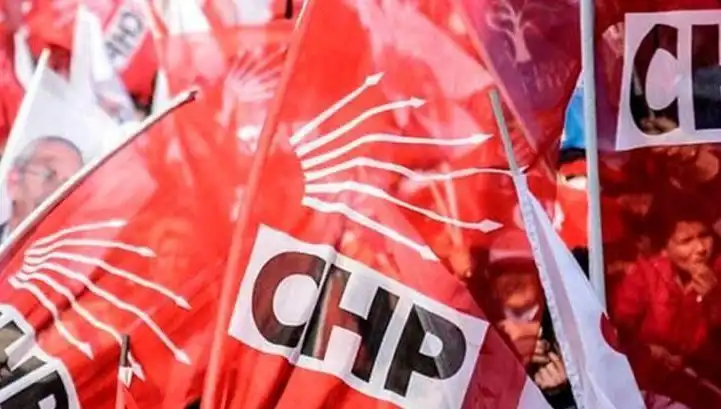İstanbul'un CHP İlçelerinde Kongre İptalleri: Siyasi Gelişmeler Ne Anlama Geliyor?