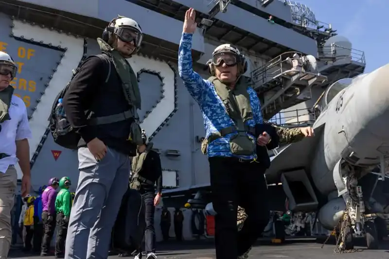 Müzakere Masasından Savaş Gemisine: ABD Umman Ekiplerinin Bölgedeki Rolü