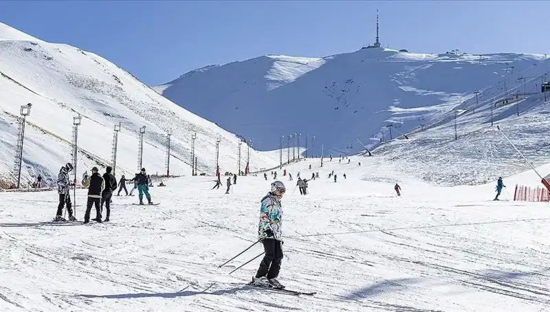 Palandöken: Türkiye'nin En Yüksek Kar Kalınlığıyla Kayak Cenneti