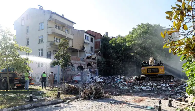 Sındırgı'daki Depremlerin Ardından Artçı Sarsıntılar Devam Ediyor