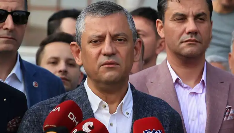 Özgür Özel: "Demokrasi Tehdidi, Sandığı Ortadan Kaldırmak İstiyorlar"