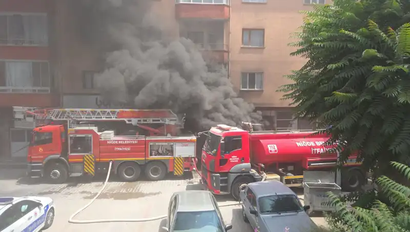 Niğde'deki Beyaz Eşya Deposunda Korkutan Yangın: Sebebi ve Sonuçları Neler?